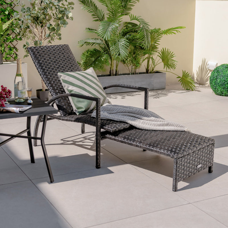 Patio Chaise Lounge Rattan Lounge Chair with Retractable Ottoman
