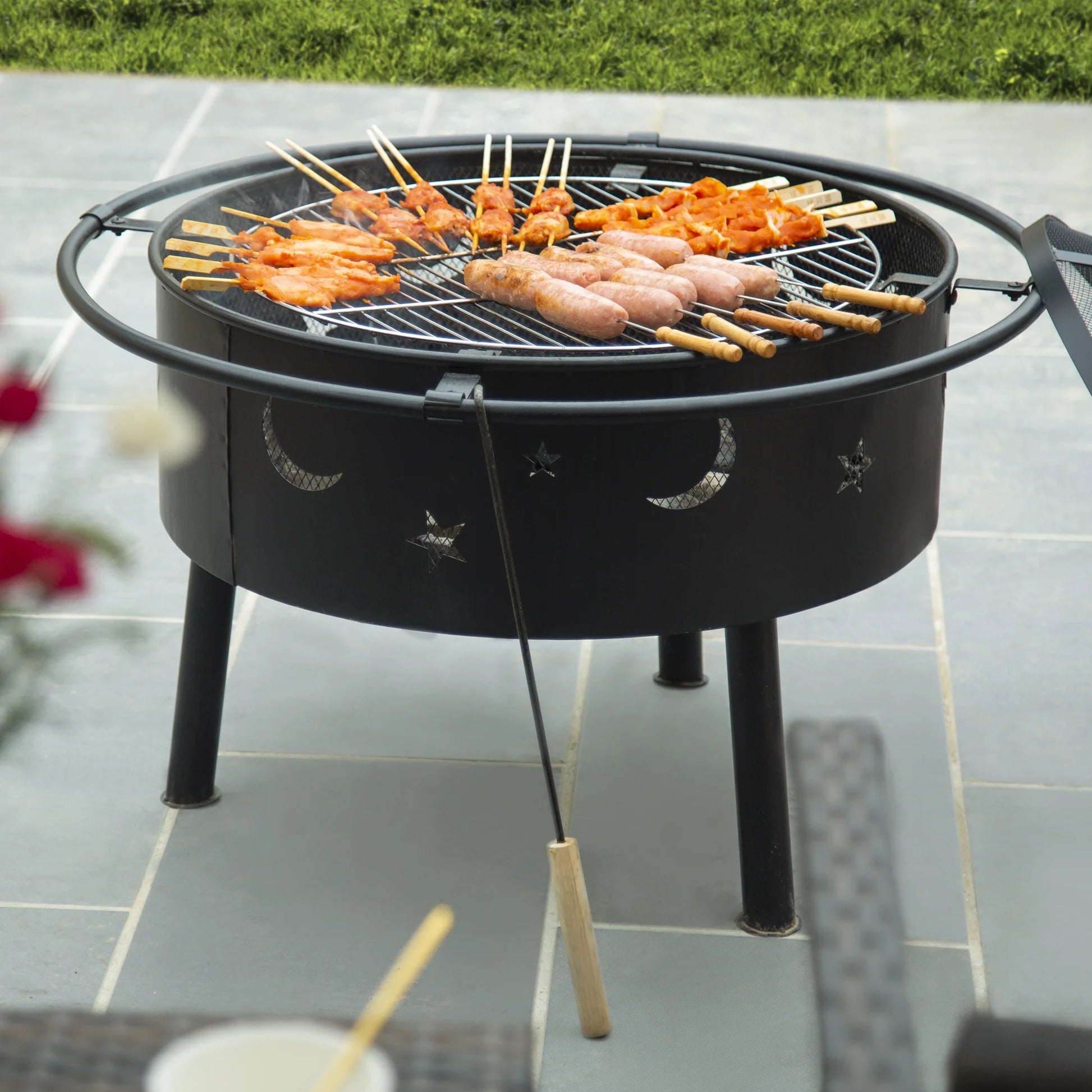 Star & Moon Bonfire round Steel Wood Burning Patio Fire Pit for Outdoor Patio